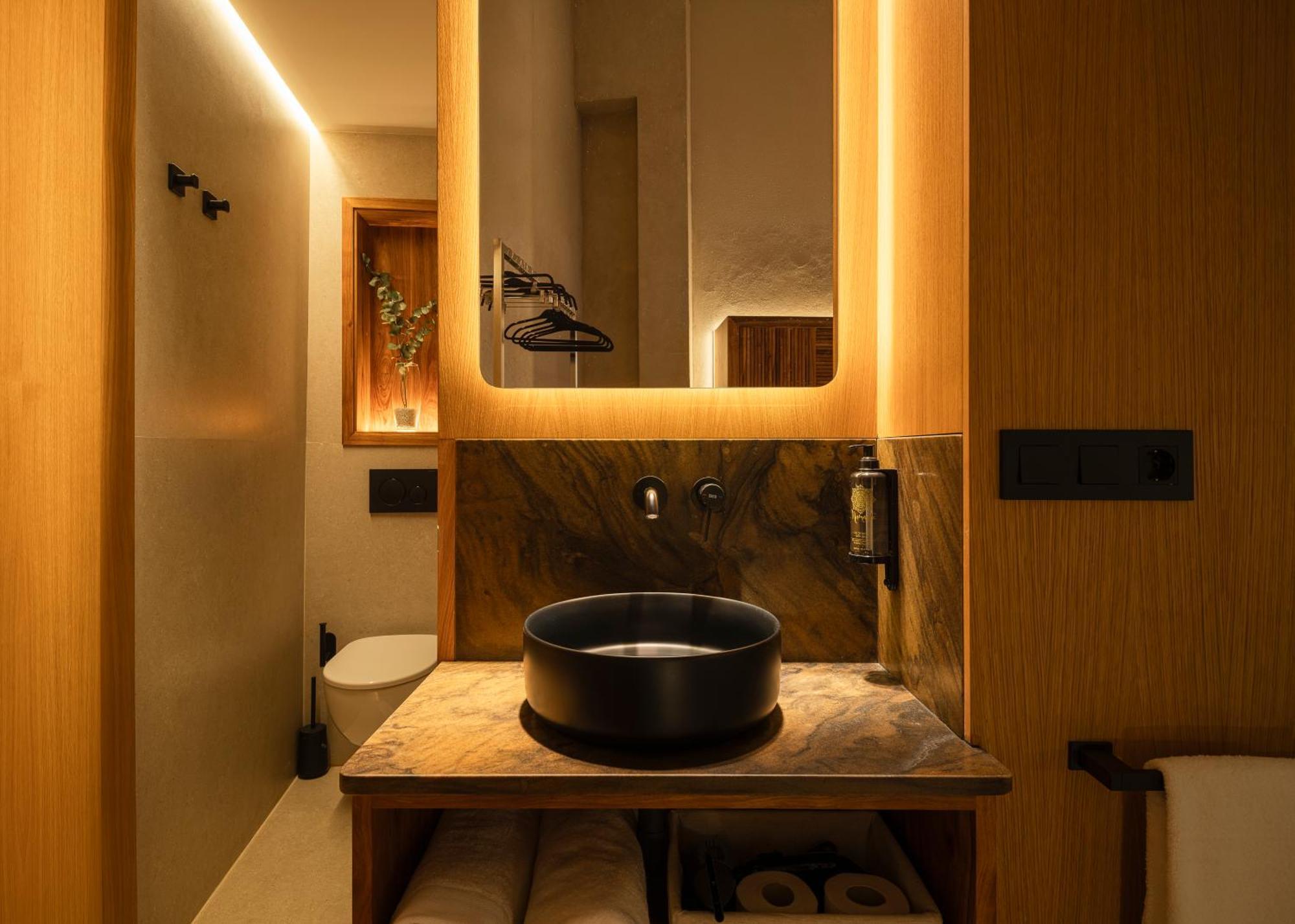 City Center - Avenue Luxury Apartment - Private Free Parking Севилья Экстерьер фото