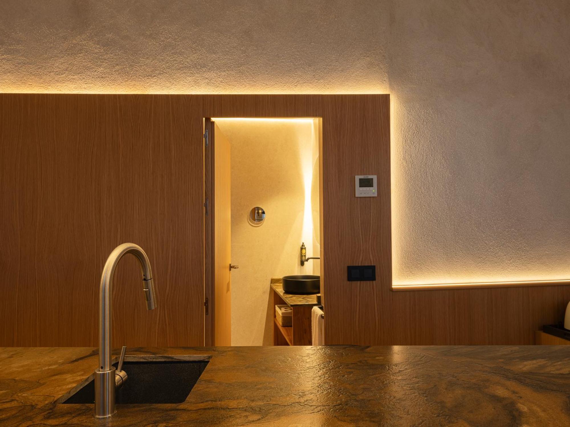 City Center - Avenue Luxury Apartment - Private Free Parking Севилья Экстерьер фото