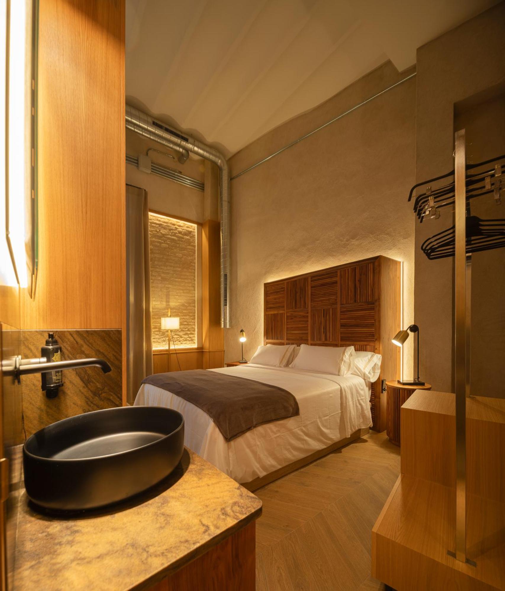 City Center - Avenue Luxury Apartment - Private Free Parking Севилья Экстерьер фото